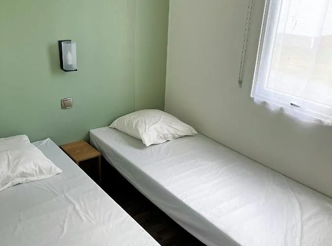 La Chenaie 3* لو ماثيز