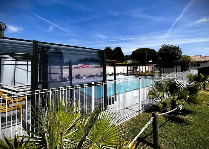 营地 La Chenaie 3*