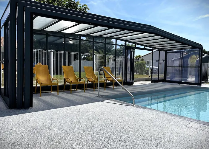 营地 La Chenaie 3*