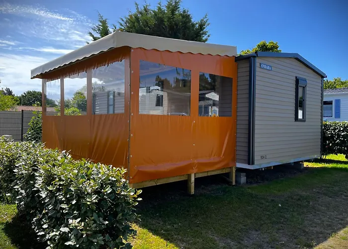 La Chenaie مكان تخييم 3*