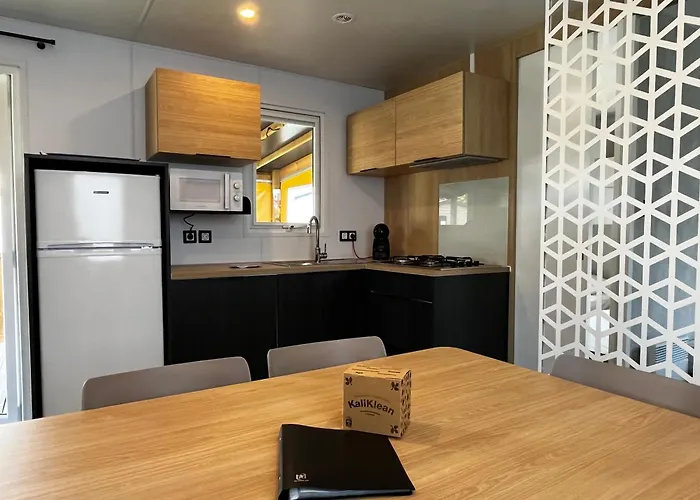 营地 La Chenaie 3*