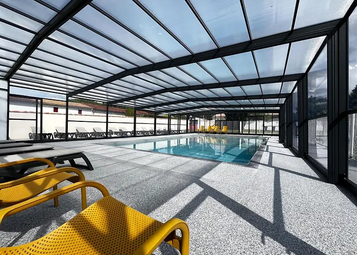 La Chenaie مكان تخييم