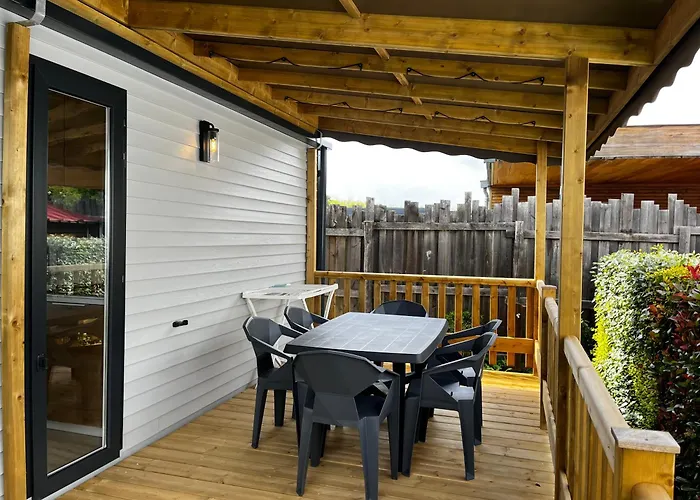 مكان تخييم La Chenaie 3*