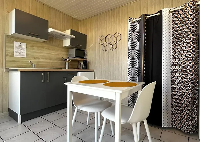 La Chenaie 3* لو ماثيز